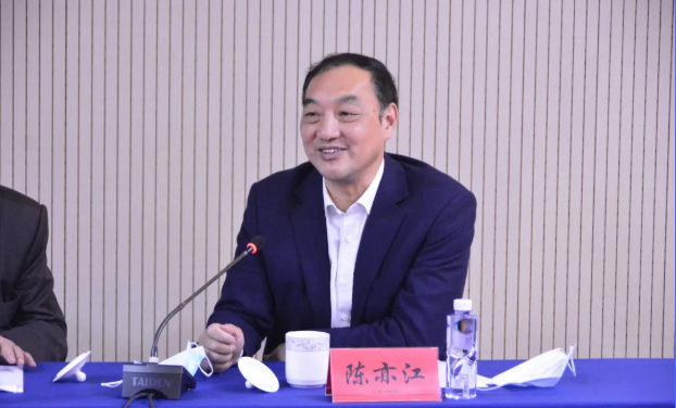 江蘇省中醫(yī)藥學(xué)會會長陳亦江講話